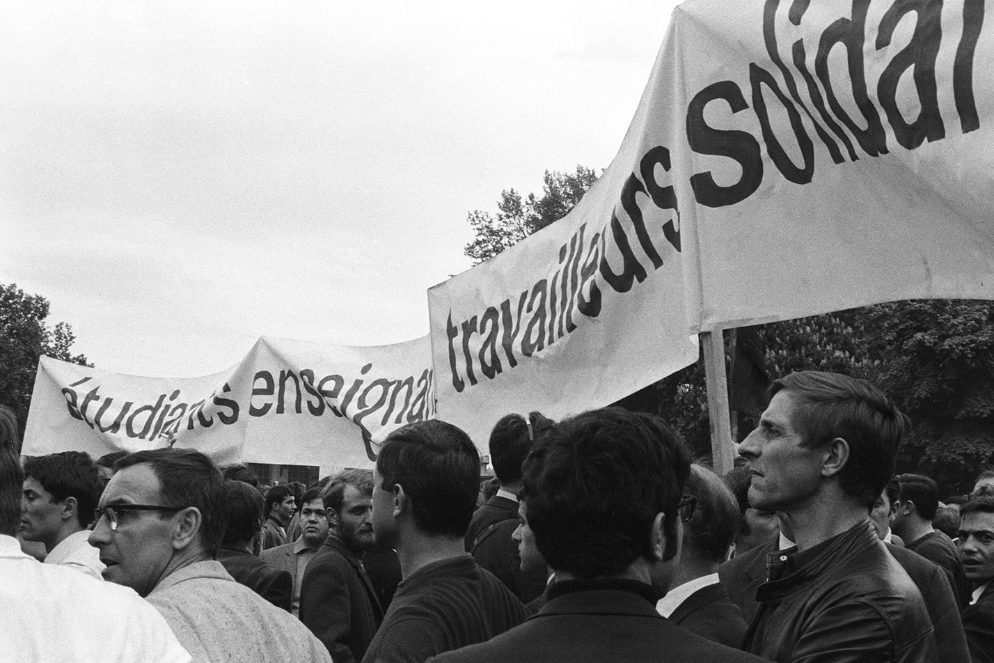 La cabeza de la manifestación: “Estudiantes, enseñantes, trabajadores, solidarios”